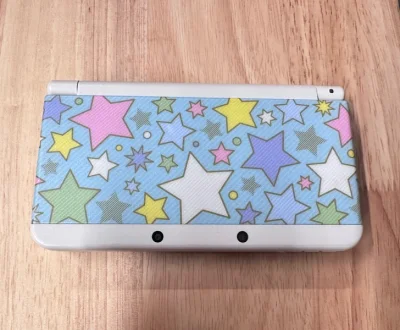 对于已上市差不多10年的游戏机，虽然价格不算美丽，但机子的成色还是不错的，比我想象的要好~是一次愉快的海淘！