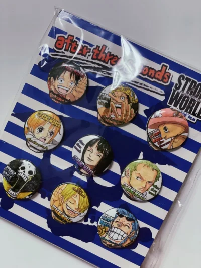 这次买了很多便宜美貌的路飞小吧唧*^o^*超级萌！！小小的很精致，柄图也很棒！！爱死了！！我的小王怎么样都可爱