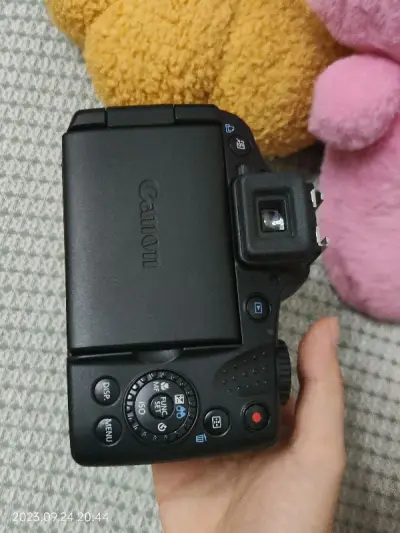 这次在挖煤姬的购物体验很好，物流很给力下单也很迅速,速度很快价格也不贵, 可以说是物美价廉，快递也无破损,很放心, 工作人员包装很好，细心的垫了泡沫纸，非常开心, 下次还会回购的。最重要的是买到了自己非常喜欢的相机!很开心! 谢谢!