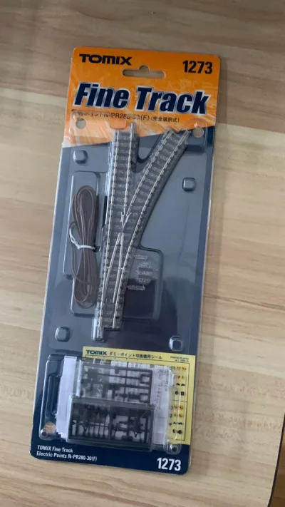 这次是第二次购买了骏河屋的商品，有了第一次的购买经验，这次看上去物品还是不错的。虽然外包装有点挤压，但是物品完好，下次还会购物。