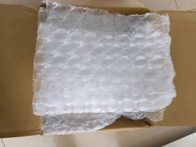 大约2周前的竹蜻蜓，大概10天就到家了，箱子包装都很牢固，拆开就是一大片的泡泡纸，买的cd色纸都是层层保护毫发无伤，很满意。