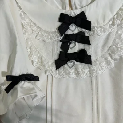 挖煤姬的代购速度越来越快了 半夜下单居然也是秒代购了 淘到了好多喜欢的衣服 到货速度也很快 ems七天就到了！包装真是无可挑剔 衣服保存的很完好