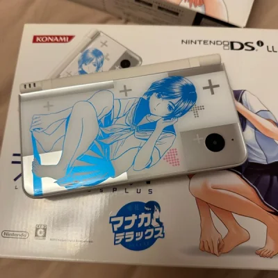 非常漂亮的游戏机 终于收到了 可惜我忘记填申报了搞得多收了我100的税费 但是好在游戏机没有任何问题 一切都是值得的