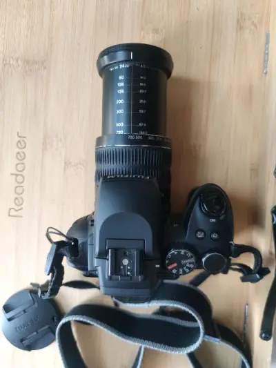 这次淘到的是一台富士hs30,首先非常感谢挖煤姬平台，提供这么好的商品，然后物流很快也打包的很严实，所以我收到时商品完好无损，中途有什么不懂的客服也很好的解答了，非常满意