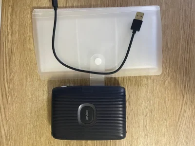 买了一个拍立得和，mini link2打印机，算是捡漏，两台一起才300左右，而且非常新，使用起来完全没问题，走的是ep小航空，15天无税通关，已经买了4单都没有被税，很幸运，快递包装的也很好，到手很完美