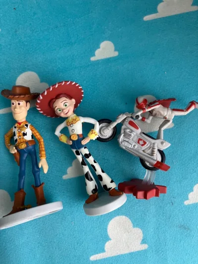 昨天收到的一箱。ep件，东西不多，外箱干净无压坏。箱内物品摆放整齐，都有泡泡纸保护，塞了很多，期待下一件。