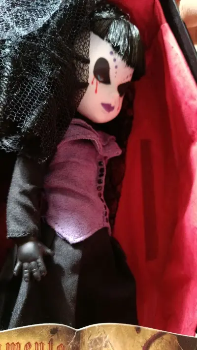 新的购物，新的体验，竹蜻蜓还是一如既往的快速，900日元就可以买到这么可爱的娃。希望以后还可以在挖煤姬买到这个划算的娃娃