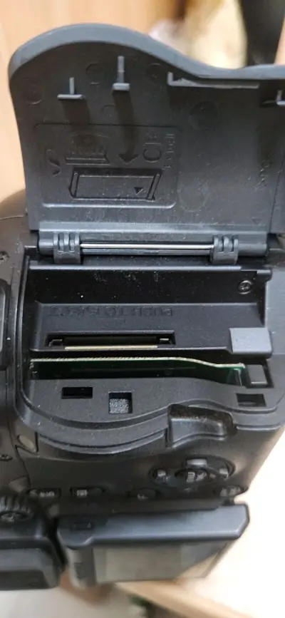 第一次在挖煤几上面买富士相机，弄的雅虎拍卖，卖家包装的非常仔细，很喜欢。第一次的购物体验非常好，好评