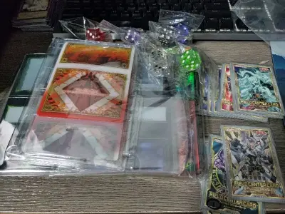 不知不觉也已经挖了四十单了，不过这段时间活动确实挺多，我直接库库收（
都挺好价的，现在20周年的中心卡我也差不多快集齐了，爽捏