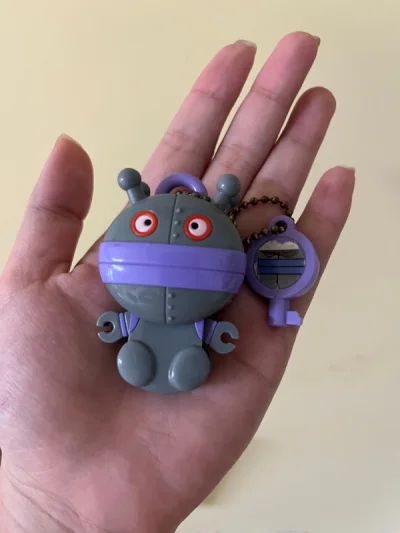 小朋友快三岁了，马上要到幼儿园啦，可以拿着挖煤姬买的玩具和小朋友一起玩啦！哈哈，不知道幼儿园可不可以带去呢，炫耀一下稀有款