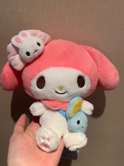 开学季活动动第二波到货啦～三丽鸥ぬいぐるみ真是捡了大漏，每个脸都好正，ナカジマ系列真的好绝每个都想要拥有！伊藤润二金属徽章最喜欢这个双一即使端了盒有单出的还是收了，渐变色真的不要太好看！