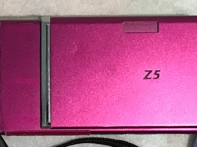 卖家当垃圾品来卖的。到手之前非常忐忑，害怕坏的，幸好，运气非常不错，完好无损，功能全部都正常，成色也非常漂亮，很开心的一次购物。