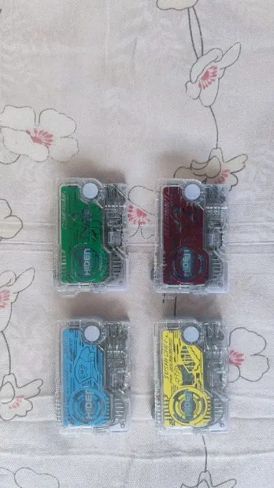 这次又是一次愉快的海淘体验，到手许多不错的玩具，这几天出门，手头里只有这几个秘钥，想起了分享一下我的购物体验就顺手拍了照片，很好不是么