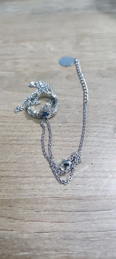 打包特别好每次都很安心，也经常有折扣券，每次收到满满一包裹都特别开心，省去和卖家沟通，下单之后安心等到了送货上门，ems运输也很快，单机急急国王首选
收到的每个实物都特别特别美！！！