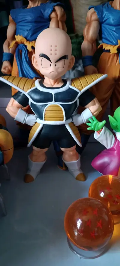 非常满意的一次煤炉购物，入手了最新的一番赏龙珠的一番赏战斗服克林和战斗服悟饭，作为那美克星篇经典的扉页造型，大小合适，刻画还原。