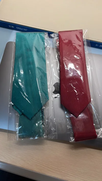 淘到万代的应募领带非常惊喜！包装保护得很好！超级感谢出物的樱花妹子！ww
蹲了很久终于刷到赤井的搅拌棒，迅速下单买到了ww实物超级美丽！
夸夸转运官方，拆掉一个包裹然后退了邮费，应该是重量减轻啦。小小的省一笔ww