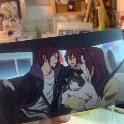 比预期到的要快 包装也好好！每一个东西外面都包裹了泡沫纸！没有东西伤到！免手续费的时候切到了好多想要的东西！free含量百分百了！！！来看超可爱的明信片！ 还有文件夹也没有弯折之类的问题 ！反正赞赞赞 还有三箱在路上 期待?！