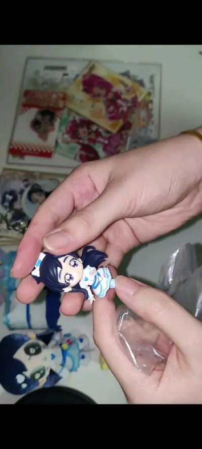 用的还是ems，无阻清关很快就到了，商品保存完好泡沫纸很多，色纸和玩具也没有损坏，下次还会继续使用。