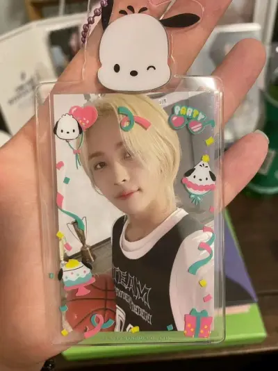 这次遇到的卖家都包装的不错，篮球净特别美，咻的星星闪特典卡也特别好看！而且这次切的时候赶上了免手续费，很划算