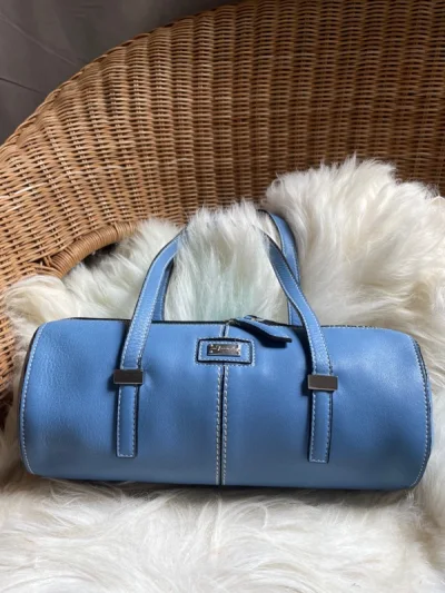 这次海运算是挺快的速度吧，运了一个半月，就是通关时候有点慢，折腾了一下，还好最后还是顺利取到包裹了!

包裹里面又免费放了防震皮囊!!箱子也超级结
实!所以肯定还会继续用下去的!