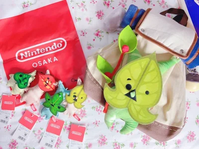 这次买的小破烂有点多，海运真的很给力哎！！！这次居然一个月不到就抵达了，只是卡海关卡了好久才释放，只是很不幸被税了，物品状态都非常棒，可惜了镜音铃在骏河屋买的没有吊牌。裙子状态都很棒