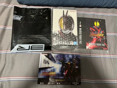 这次有机会拿到了很多全新的真骨雕！非常不错东西也十分完美！物品包含了假面骑士faiz真骨雕！是这次的新品！太赞了！谢谢出让的机会！