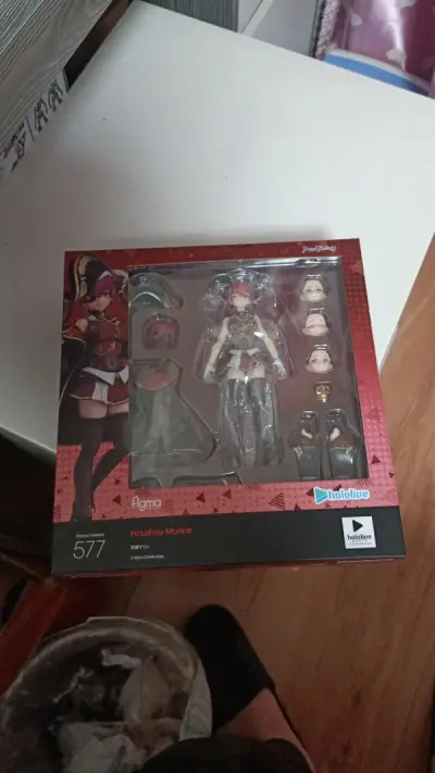 这次是头一模因为比较色买的手办，整体的做工可以说非常不错了，身形也拿捏的很好，老阿姨真的是太色，太好看了，管人的figma做的是真的好