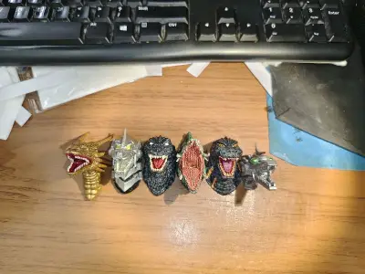 买的一套激造的哥斯拉vs金刚的盒蛋和一套新的哥斯拉一番赏f赏，前者价格优惠力度极大，东西都没啥问题，挺满意的了。