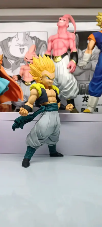 非常满意的一次煤炉购物，入手了龙珠一番赏的超赛悟天克斯和黑发悟天克斯，非常不错的作品，涂装还不错，本体站立稳，