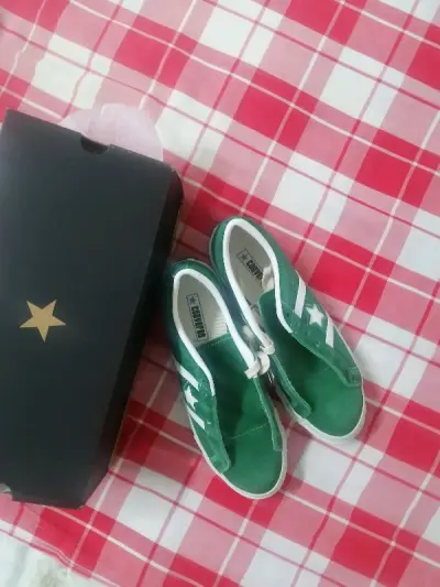 老鞋就是有老鞋独特的韵味，06年的一款麂皮到现在依旧很好看，已经不复刻的款式，非常喜欢，感谢(*^_^*)