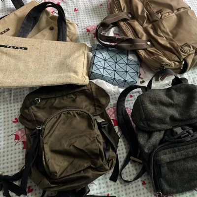 客服很好帮我按照要求装箱，起初很怕被税于是不敢报少了，但还是低于很多原价。一个月不到就收到快递，每一个包?都让我心满意足。希望下次也那么顺利～