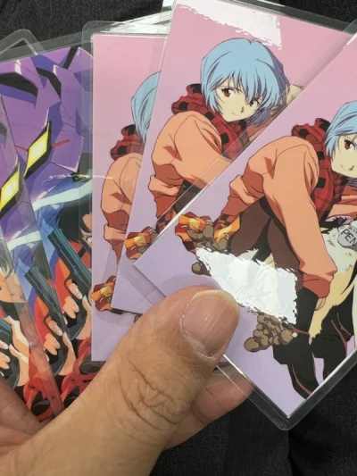 日本代购的卡片，很新，颜色也绚丽，日漫是永远的童年回忆，物流很快，运费竹蜻蜓也便宜，包装的还好，还会继续回购