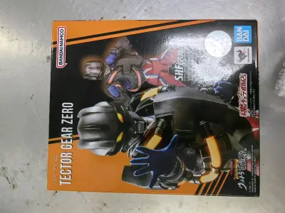 第一次买赛罗的shf。虽然没有打包的外包装，但是实物的外包装状态基本可以完好，也确实是全新的状态。
然后另外三小只包装的很细致，地台也都齐全。粗看本体没有明显的掉色等瑕疵，这些收到后都会长期收藏展示吧。
这次的购物体验基本满意。下次还会再来挖煤姬上购买。