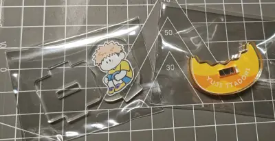 偶然刷到很可爱的虎杖摇摇乐，拼起来像不倒翁一样的hh，以及…一转眼已经jump55周年了吗！本来想切小卡的结果切成了垫板…但是虎杖这张真的挺好看的！
祝越来越好！