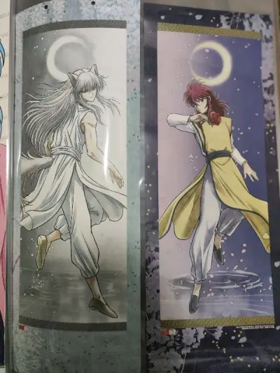 挖煤姬下煤还是挺快的，搞到了中外矿业这个海景卷轴~花了半天时间把底部的卷轴拆掉，塞进了b2海报收纳册~好漂亮的狐狸~dvd特典是骏河屋搞到的北山真理新绘~又便宜又好看~还有出坑的小阎王出的贴纸和亚克力杯垫，这个我最喜欢的柄终于抽到了三只~大满足~