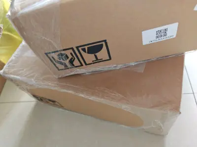 两个箱子一起到了。因为ep不给发了，屯的东西陆陆续续都开始发出来了。这个两张是9/30日本发出，我10/4就收到了。算是音速了