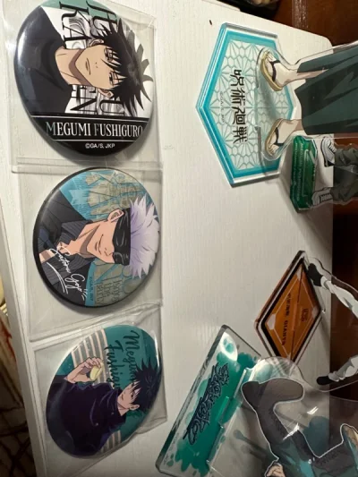 顺利收到！速度非常快！！十天就到了！立牌两个微瑕两个全新！吧唧状态也很不错！还有几单在路上！好期待！以后会经常来这购物！