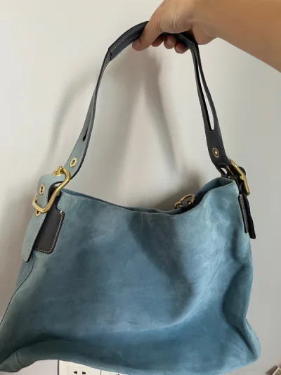 这次购入的是中古包，成色都不错的，海淘到了比较稀有的款式，好喜欢，从来没见到过，实物比图片好看多了，期待下次收货