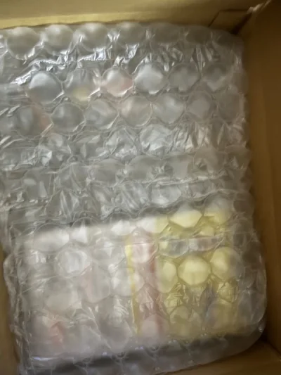 这箱比想象中的要小 东西都是小物件的多 没有翻车 全部东西都与卖家描述的一样 盒子也漂亮 就是遇到节假日