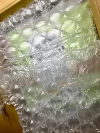 发货非常快，EMS发出四天到手。感觉挖煤姬应该给一个打包后重量的预估值，这样方便组合打包。本以为最近活动比较多大家都是买买买，没想到全流程速度都很快。只是每次活动时间都太短，不留神优惠券就过期了。