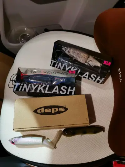 购物很方便，虽然被税了，不过安全到达就好，自用很实惠，不错不错，还有四个包裹，希望顺利到达！别再税了???