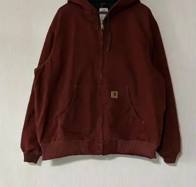 这次从挖煤姬淘到的vintage carhartt的夹克非常喜欢，褪色完美，然后价格也相比在国内便宜很多，物流也是特别的方便，非常幸运的是这次海关也没收我税，这么便宜的价格买到这样的夹克可以说非常不错了，总而言之是一个非常不错的购物平台