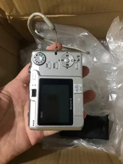 这个包裹也是退运一次耽误了，两三个月拿到了，我真的哭死。还好机器挺好的，这台没啥瑕疵，功能也是正常的，平台打包的很好，物流还挺快的，我走的海运，感觉还行，速度能接受