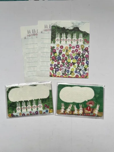 今井杏兔子图案超级好看，专门卖了这个图案信纸、便签小卡片、卡包、相册，收到货很满意。coco酱两个表情图案好好看，印刷材质都是一流的，一直都想买，coco酱贴纸虽然用过，但是自己有全新的舍不得用，买个二手的，不心疼，可以随便用，哈哈