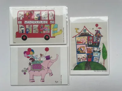 这次买了很多coco酱的绝版展会明信片，超贵的。最喜欢2016年多绝版明信片，小房子图案超级好看。coco酱老款贴纸国内已经卖了，在这里找到了。还一下子买了二十多张好看的明信片。异形便签和方形便签也很好看，都是老款的，不容易买到的