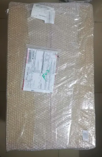 中规中矩的速度，海关倒是十分甚至九分的爽快(…时隔两年可算凑齐四幅哥杀妹子的挂画了，当然这HG初回的00Q也是香到爆！！