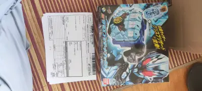 玩具质量优秀，盒品好，卖家很贴心，包装质量很好，保障快递?安全，声效好，毫无瑕疵，虽正赶上假期，发货较慢，但也算圆满到手