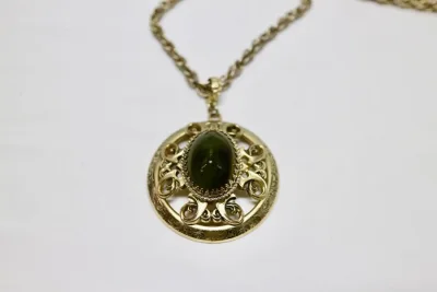 每次购买的都是首饰类的，日本友人做事比较仔细，首饰都还算干净整洁，包装也很利落，挖煤姬的代购速度也可以，最近送了很多券，买了很多，很棒的购物体验了！