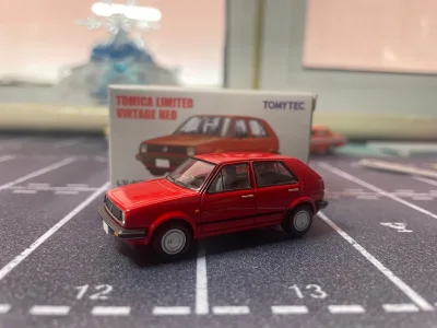 因为ems有折扣，使用了ems，比航空件贵不了多少，速度超乎想象，从发出到最后收到，不到72小时，真是太棒了