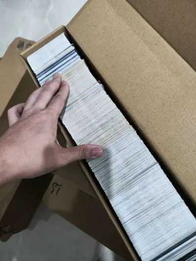 经常买了在挖煤姬上买东西，东西还不错，主要很便宜。比国内买便宜很多。包装也还行。就是东西比较久远，有些比较损。整体满意